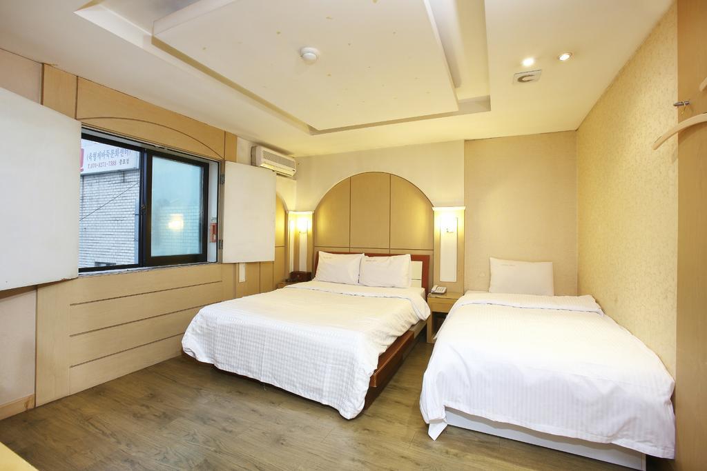 Sky Jongno Motel